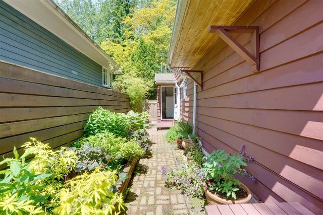 90623 at 985 Clements Avenue, North Vancouver