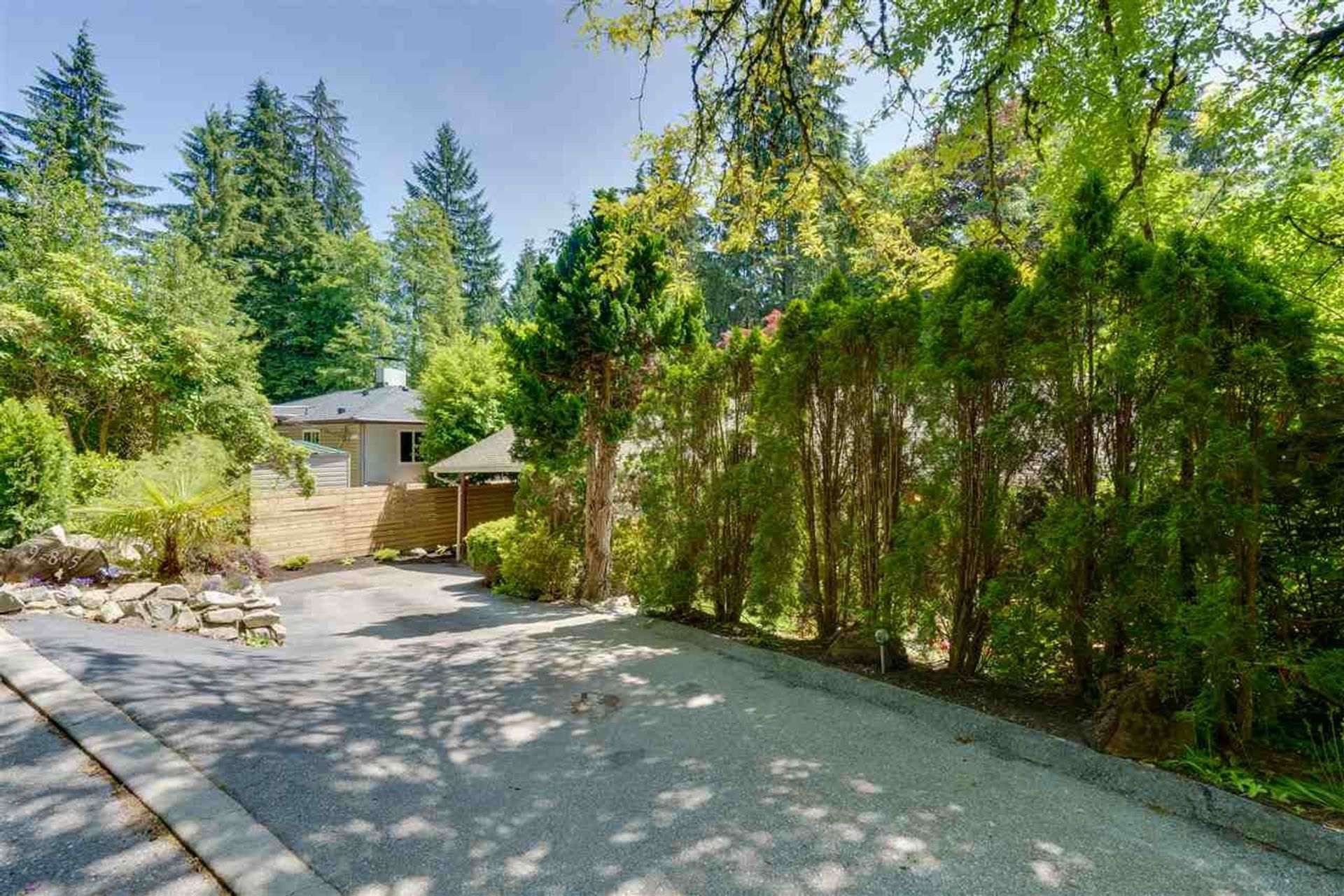 90635 at 985 Clements Avenue, North Vancouver