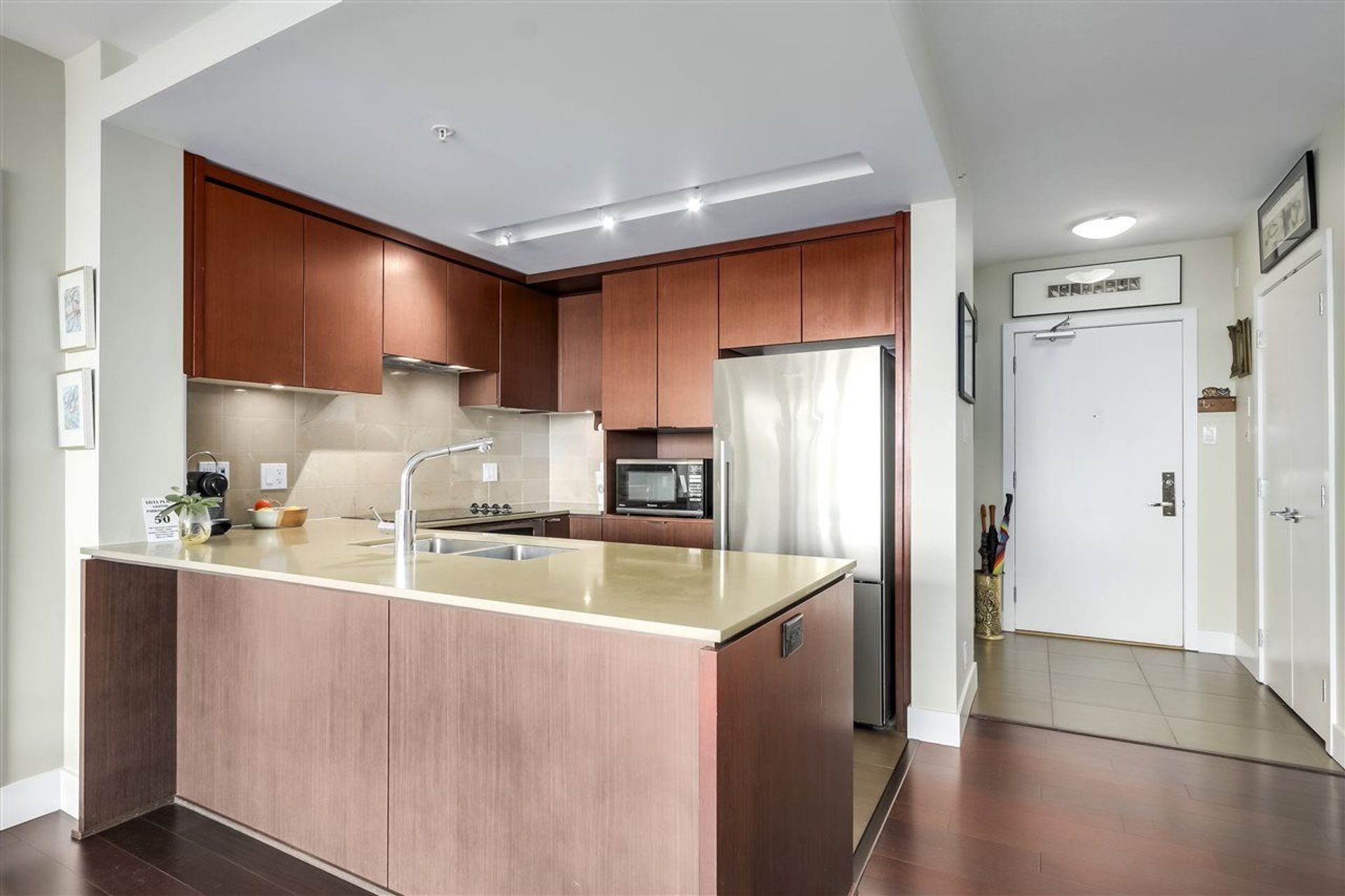 90669 at 602 - 1320 Chesterfield Avenue, North Vancouver