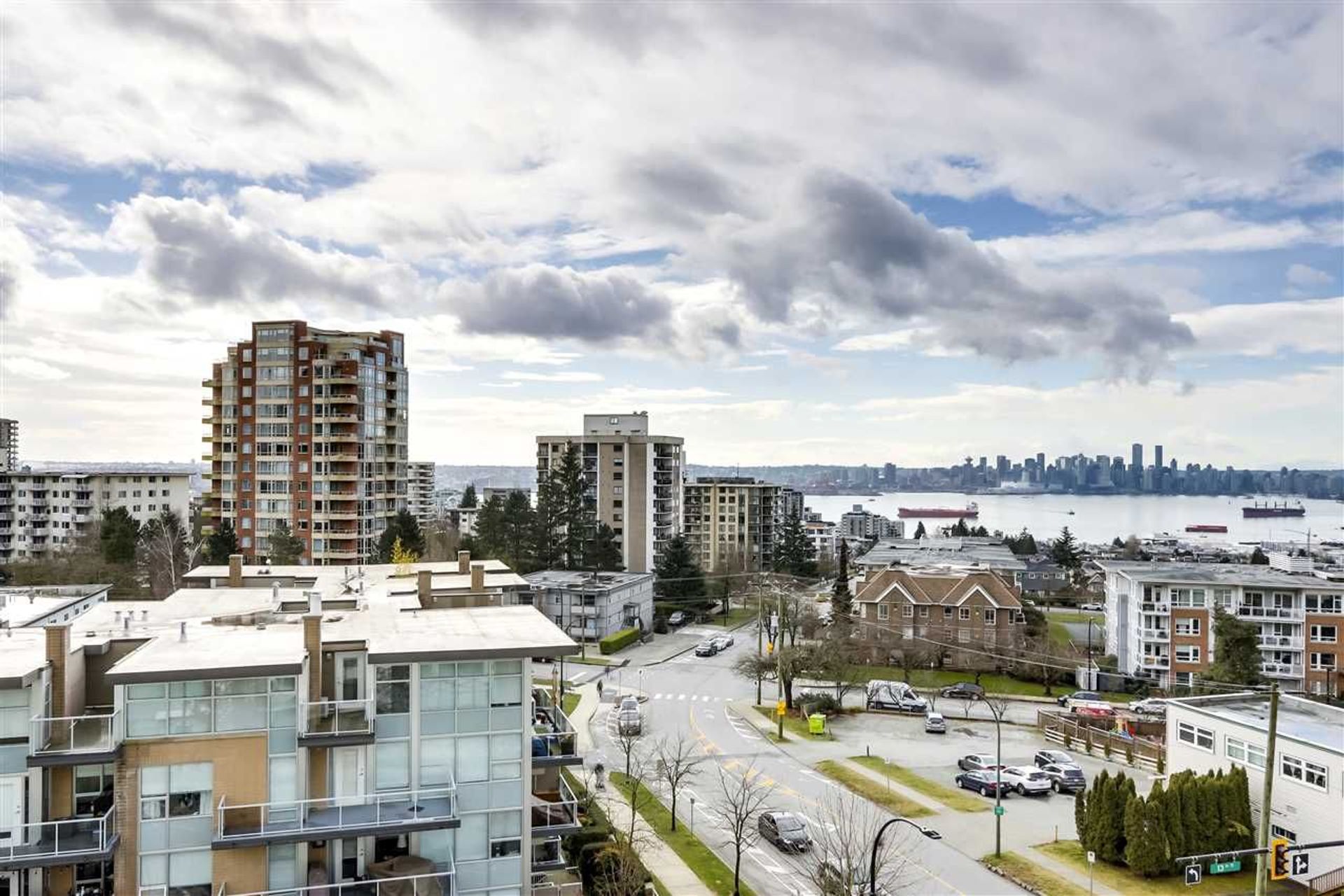90701 at 602 - 1320 Chesterfield Avenue, North Vancouver