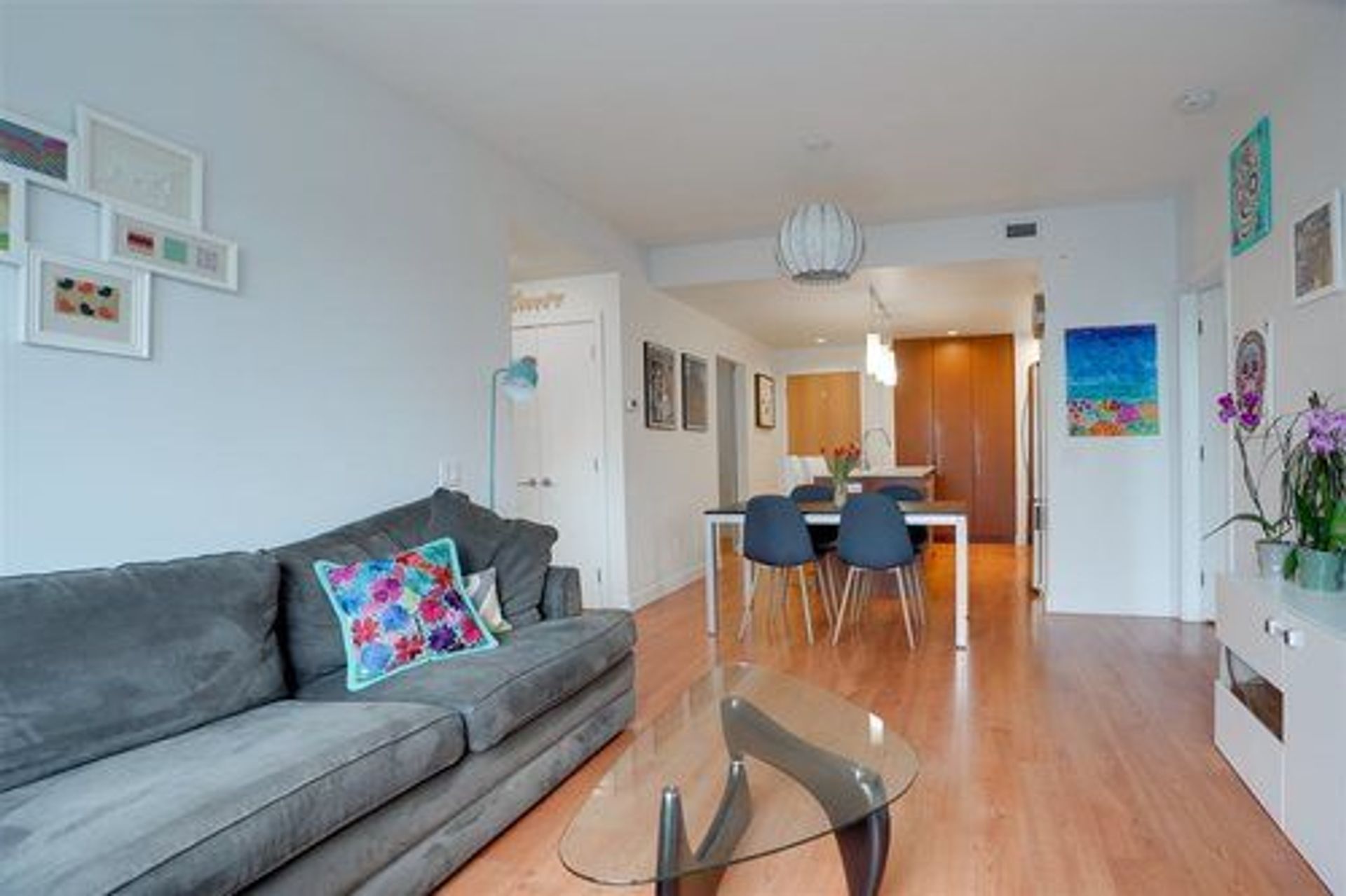 full-10-92049 at 3 - 221 E 3rd Street, North Vancouver