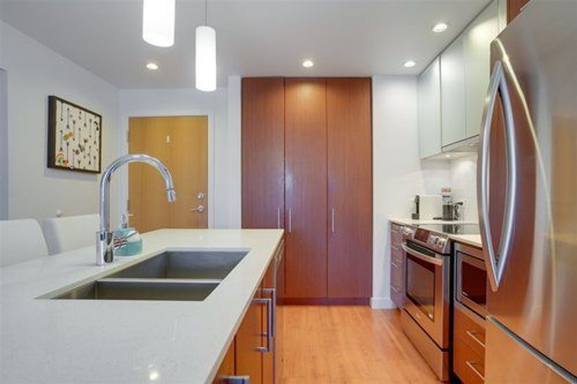 full-7-92037 at 3 - 221 E 3rd Street, North Vancouver