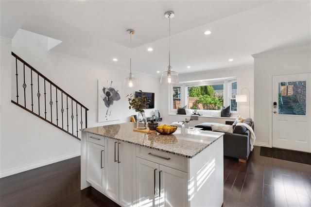 91474 at 322 5th Street E, North Vancouver