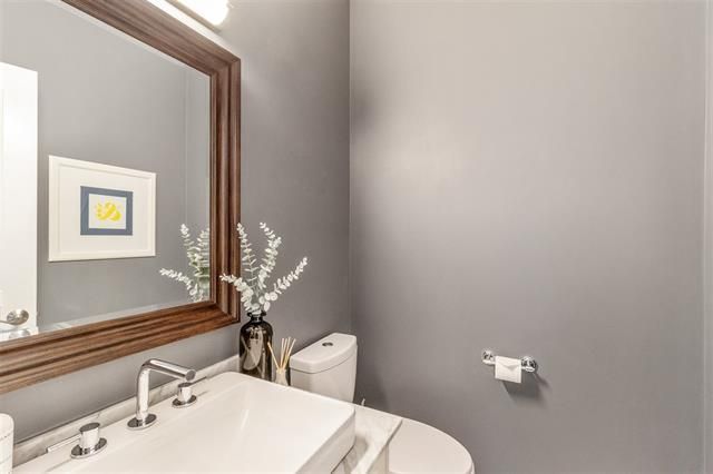 91484 at 322 5th Street E, North Vancouver