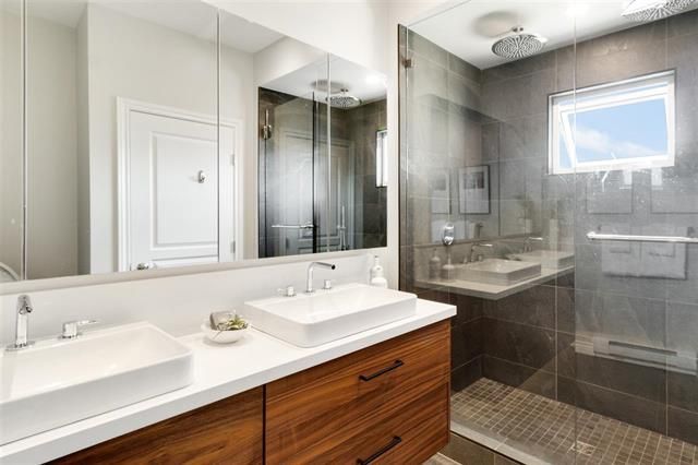 91499 at 322 5th Street E, North Vancouver