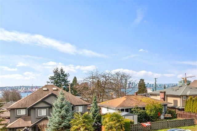 91511 at 322 5th Street E, North Vancouver