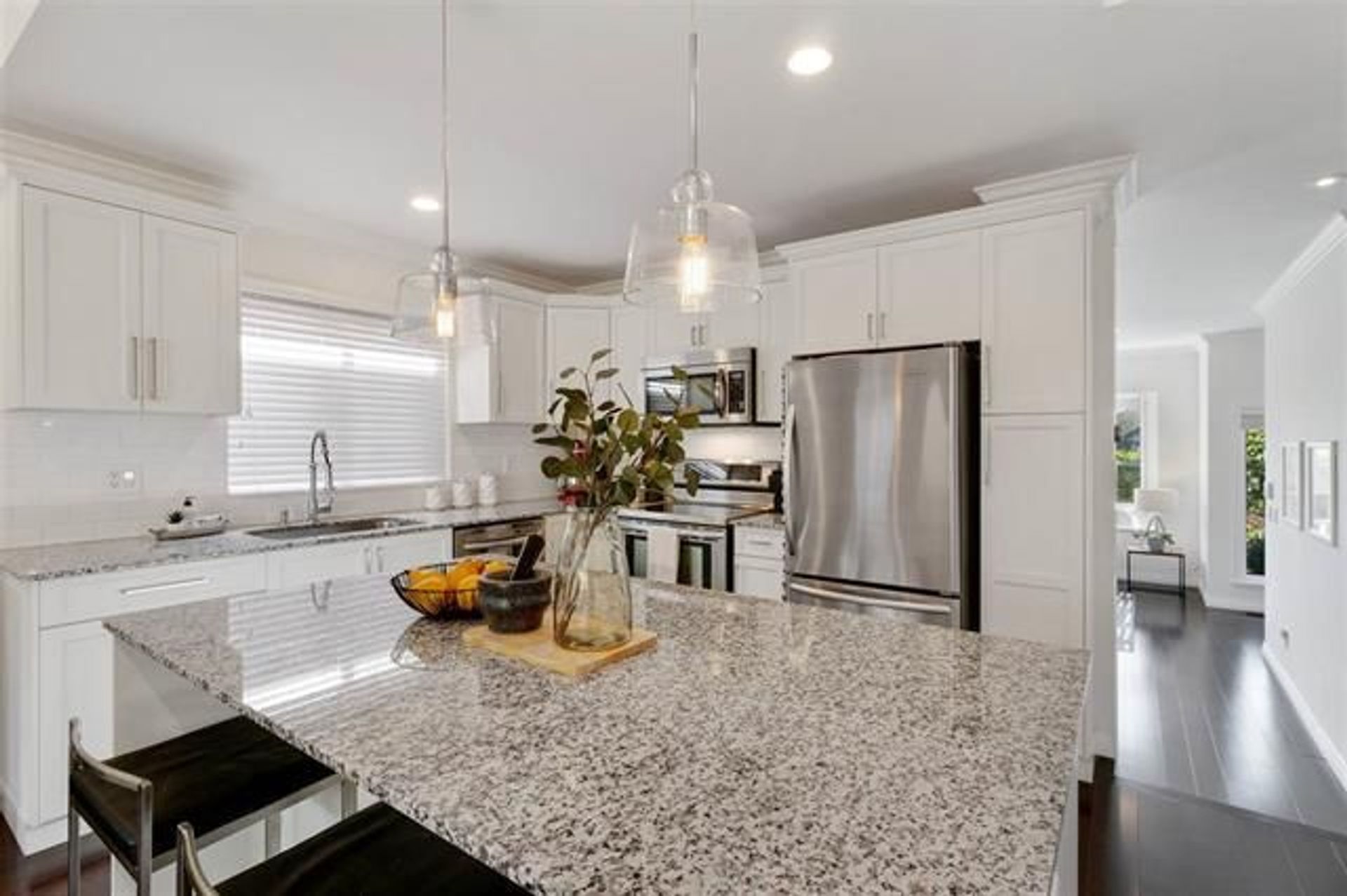 91464 at 322 5th Street E, North Vancouver