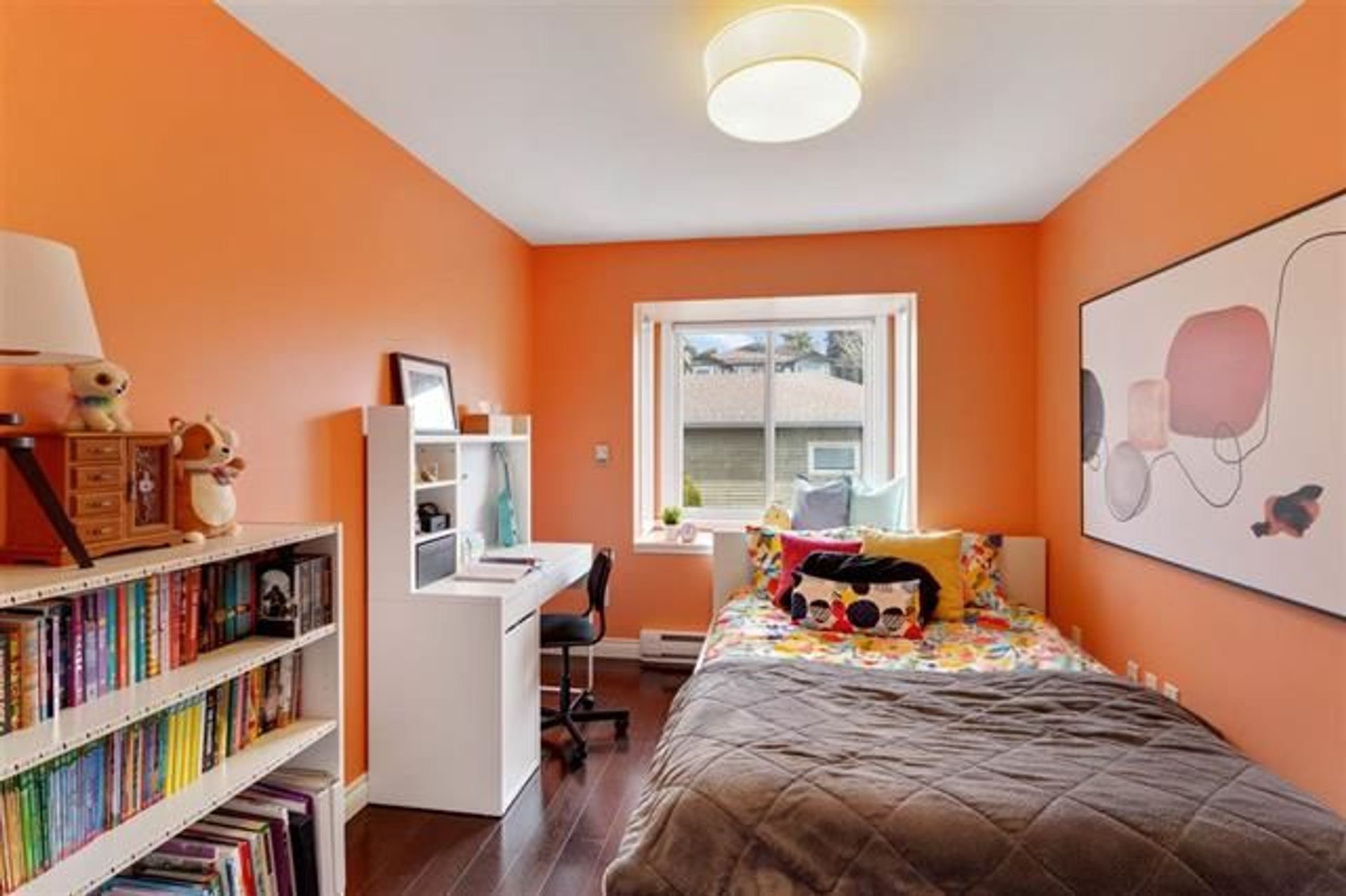 91519 at 322 5th Street E, North Vancouver