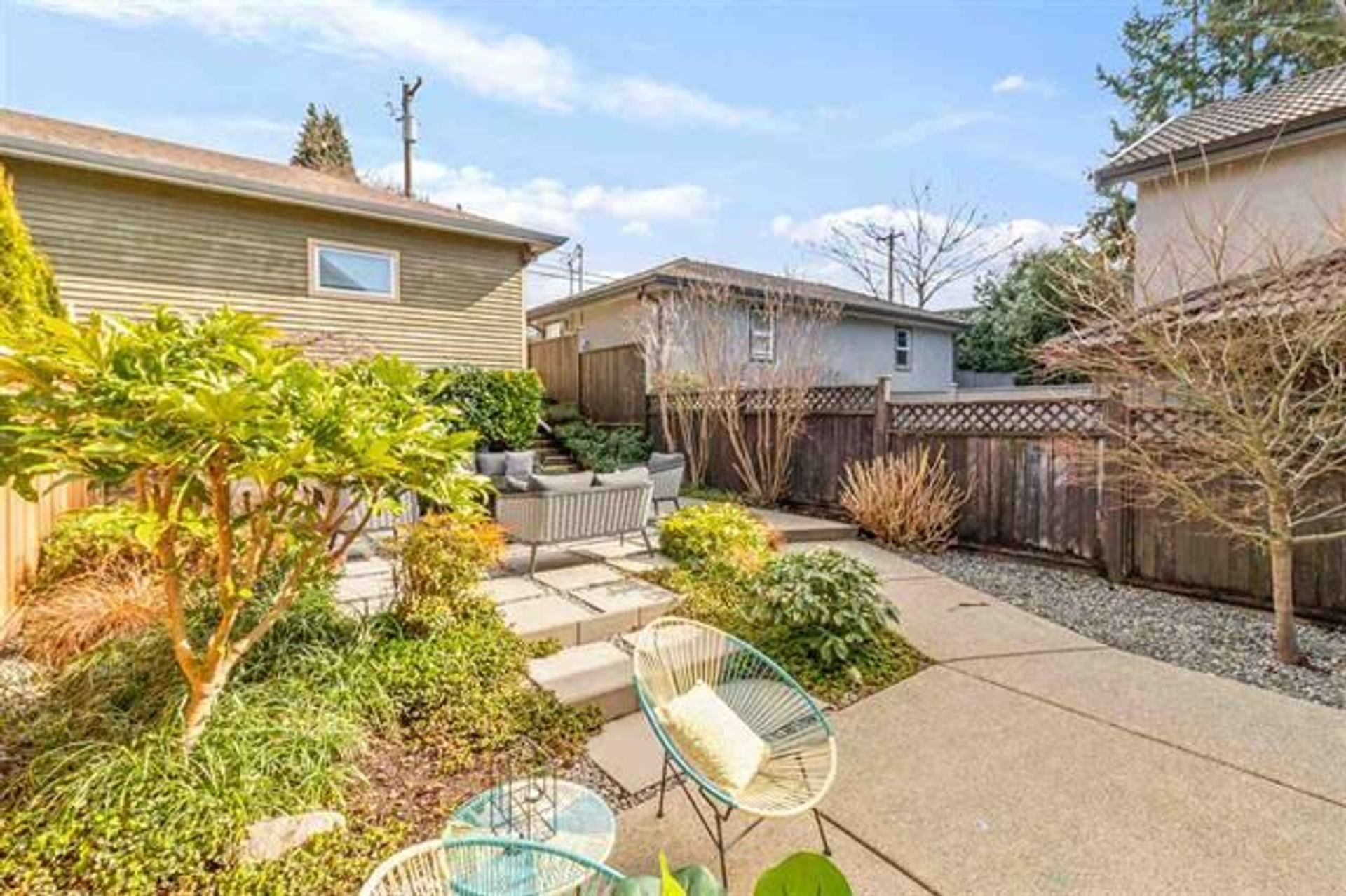 91571 at 322 5th Street E, North Vancouver