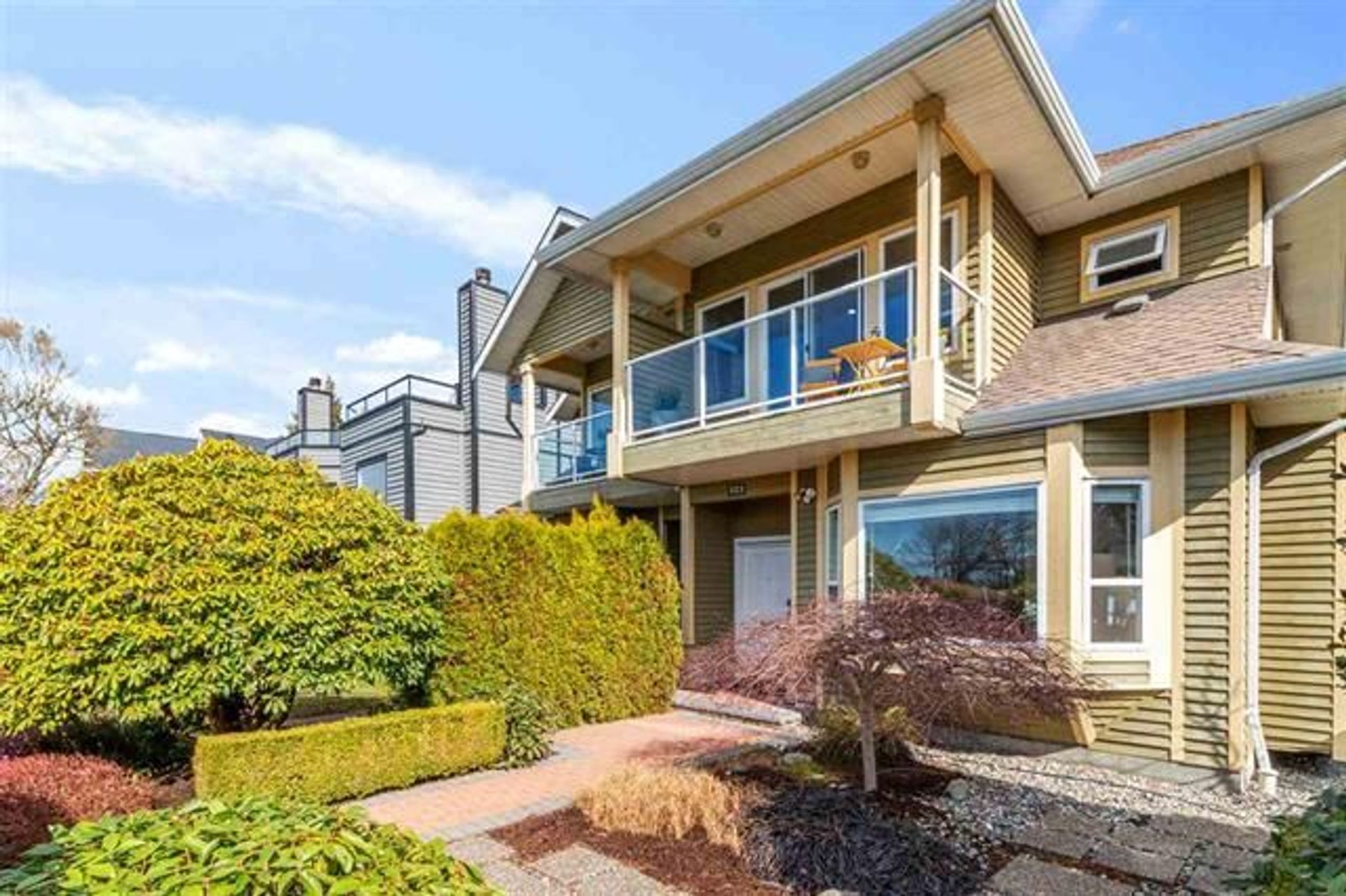 91579 at 322 5th Street E, North Vancouver