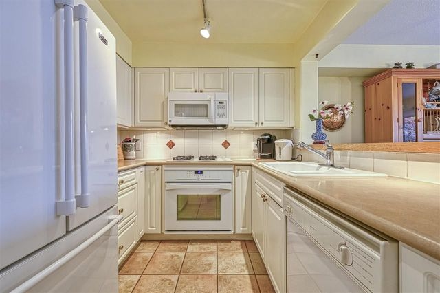 original-jpg-v-1-92327 at 6 - 1550 Larkhall Crescent, North Vancouver