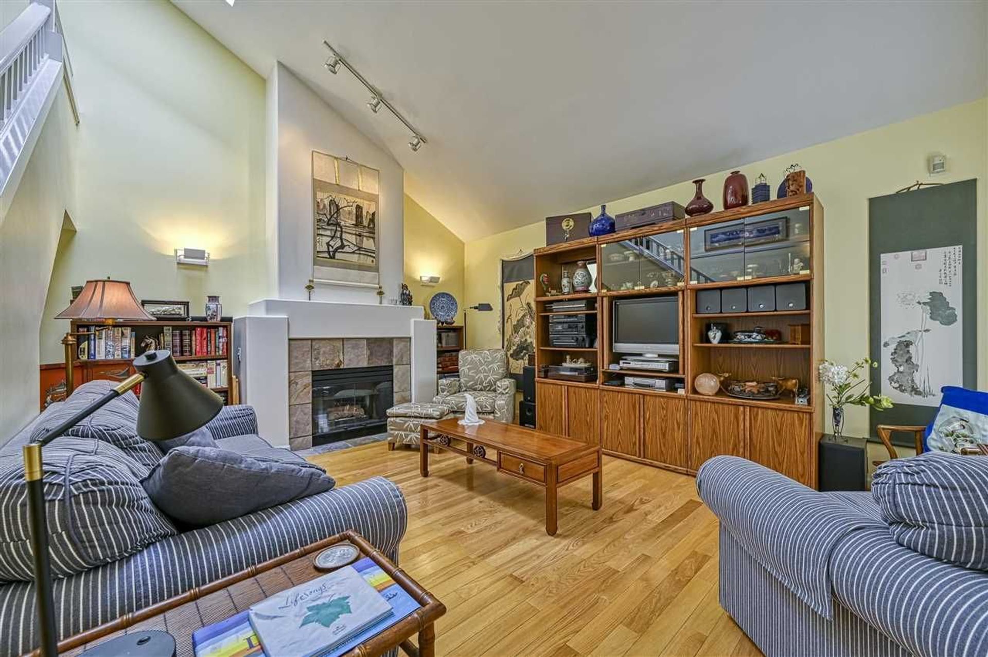 original-jpg-v-1-92307 at 6 - 1550 Larkhall Crescent, North Vancouver