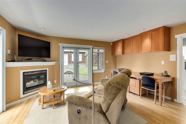 original-jpg-v-1-92527 at 452 18th Street E, North Vancouver