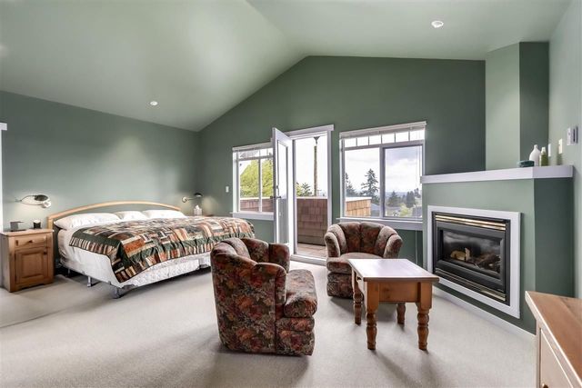 original-jpg-v-1-92543 at 452 18th Street E, North Vancouver