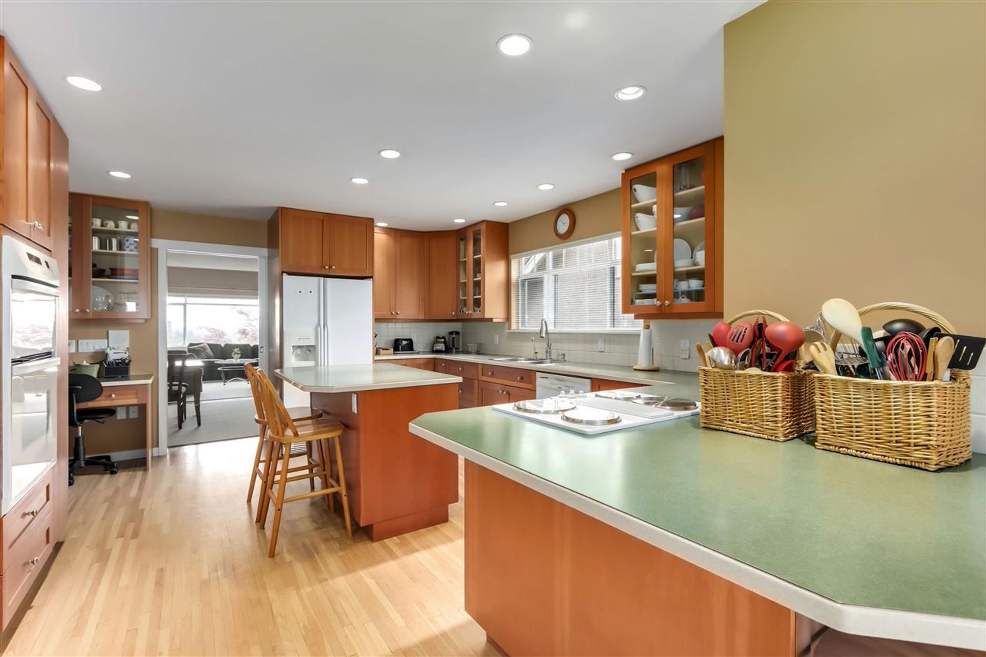 original-jpg-v-1-92523 at 452 18th Street E, North Vancouver