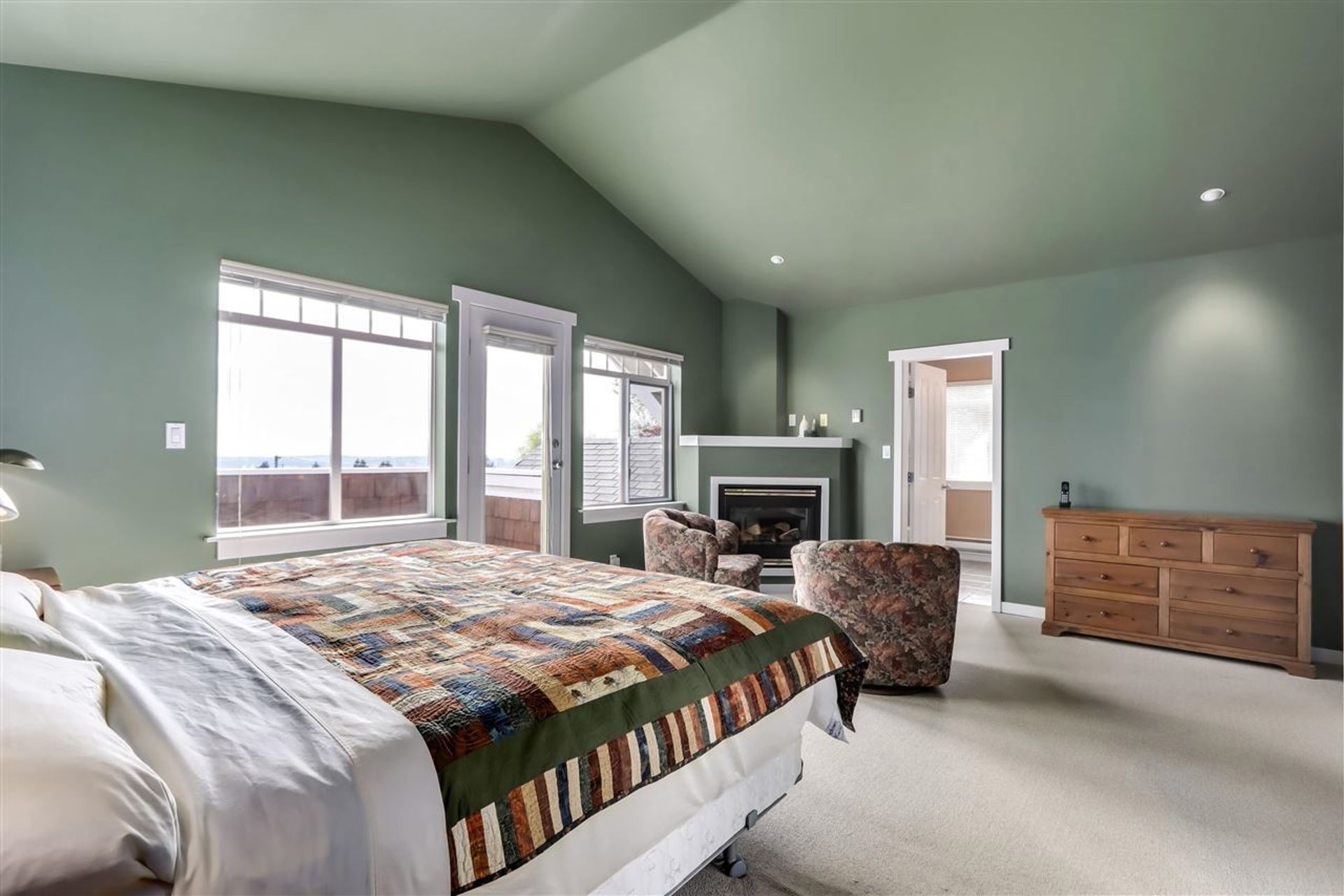 original-jpg-v-1-92547 at 452 18th Street E, North Vancouver