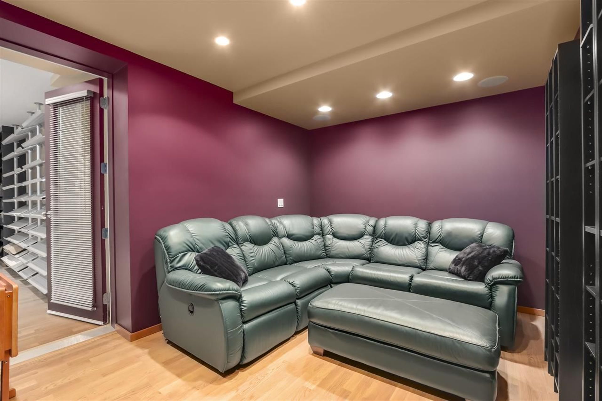 original-jpg-v-1-92595 at 452 18th Street E, North Vancouver