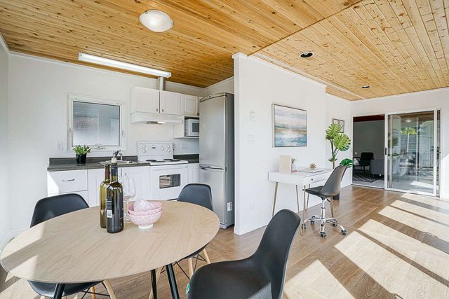 original-23-92805 at 1375 15th Street W, North Vancouver