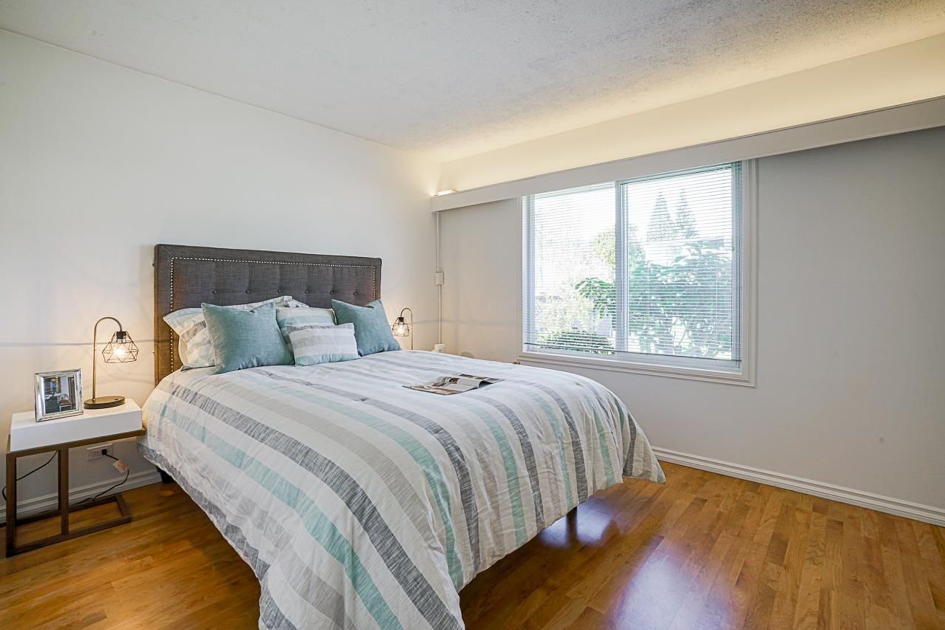 original-27-92821 at 1375 15th Street W, North Vancouver