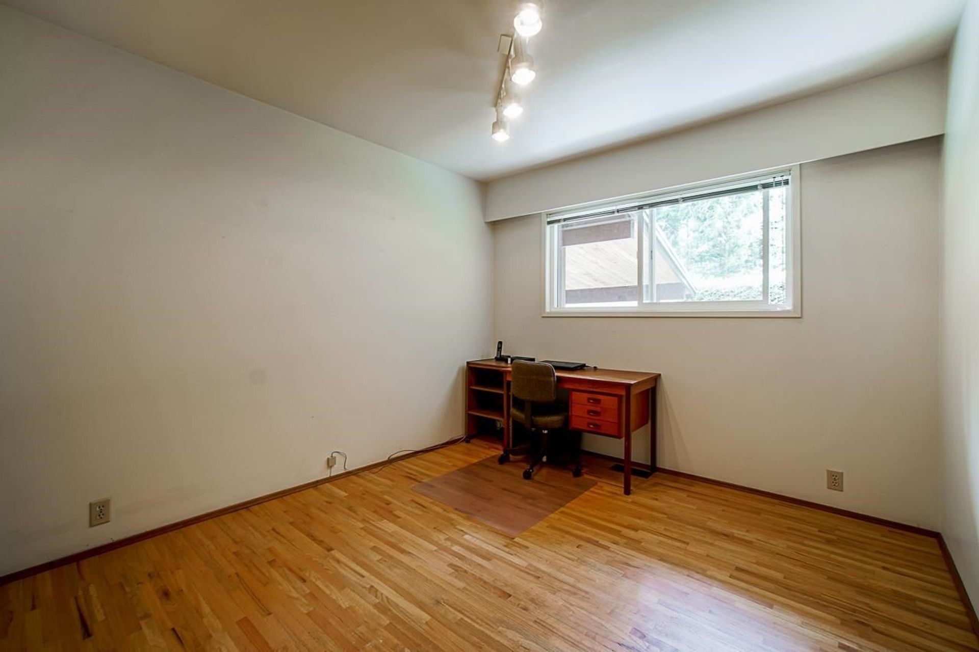 original-jpg-v-1-93221 at 1835 Cliffwood Road, North Vancouver