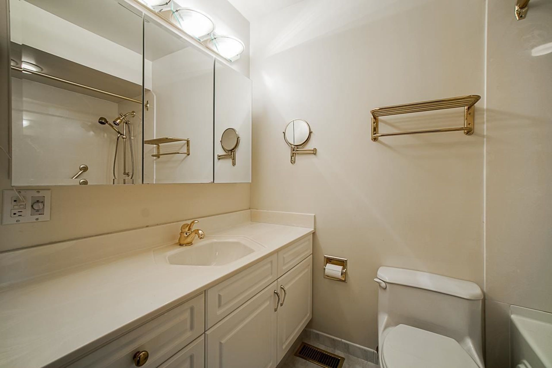 original-jpg-v-1-93266 at 1835 Cliffwood Road, North Vancouver