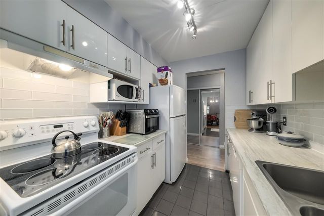 original-jpg-v-1-93986 at 805 - 2004 Fullerton Avenue, North Vancouver