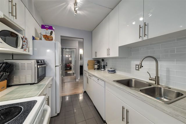 original-jpg-v-1-93990 at 805 - 2004 Fullerton Avenue, North Vancouver