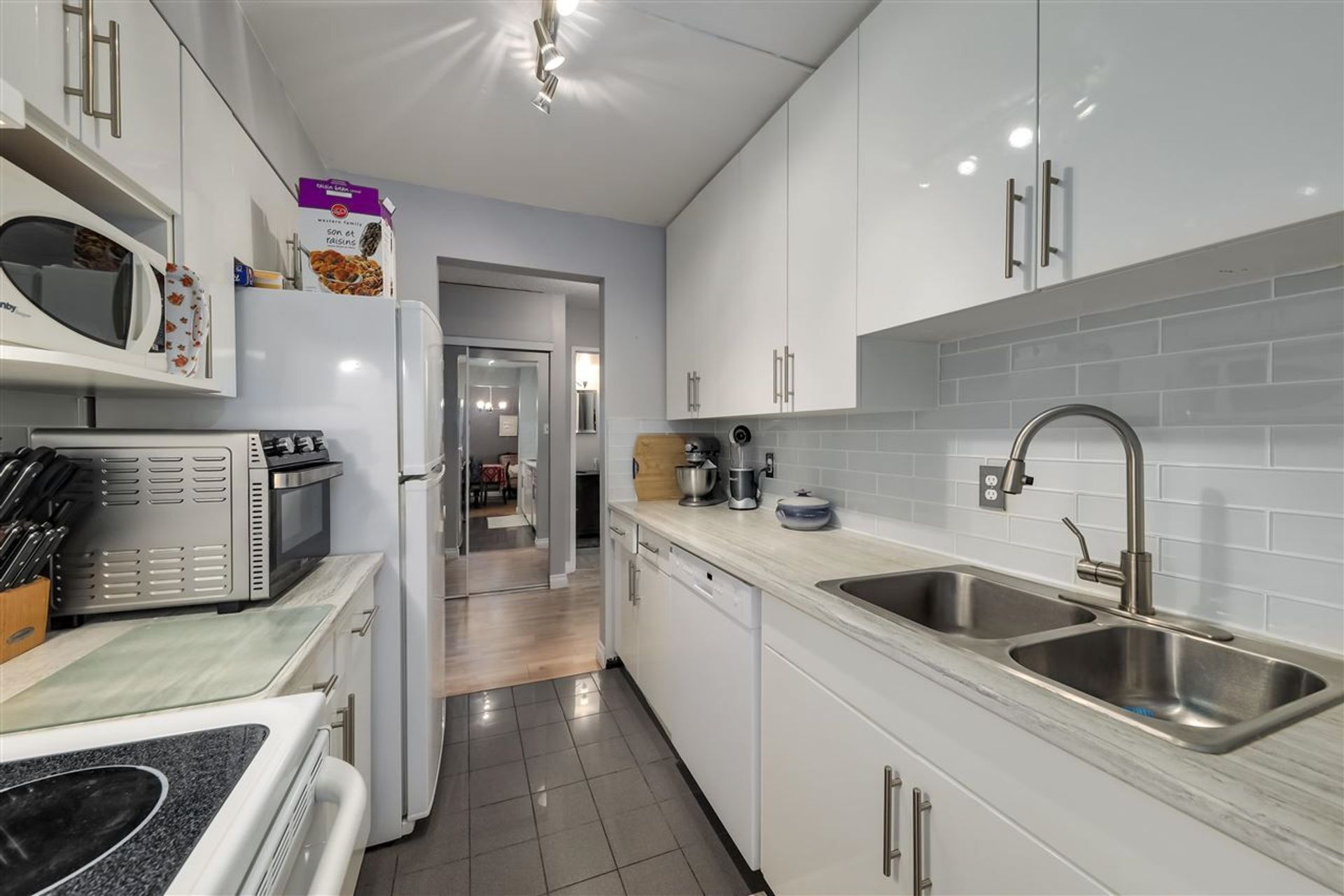 original-jpg-v-1-93990 at 805 - 2004 Fullerton Avenue, North Vancouver