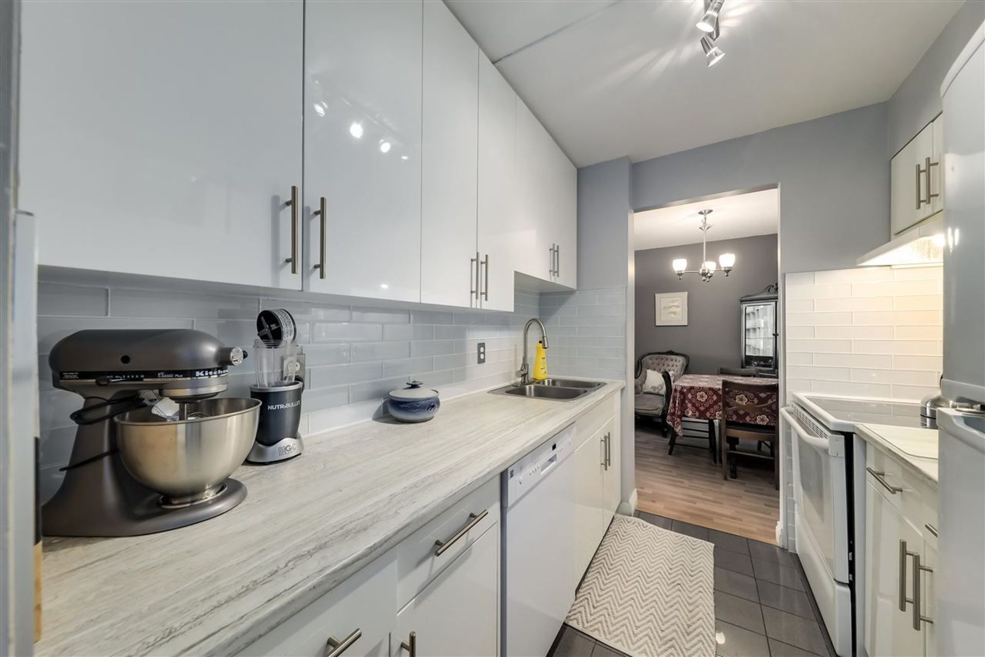 original-jpg-v-1-93994 at 805 - 2004 Fullerton Avenue, North Vancouver