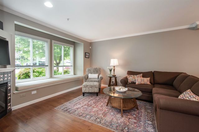 279-e-5th-street-lower-lonsdale-north-vancouver-05 at 279 E 5th Street, Lower Lonsdale, North Vancouver