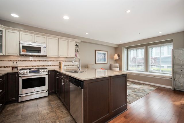 279-e-5th-street-lower-lonsdale-north-vancouver-08 at 279 E 5th Street, Lower Lonsdale, North Vancouver