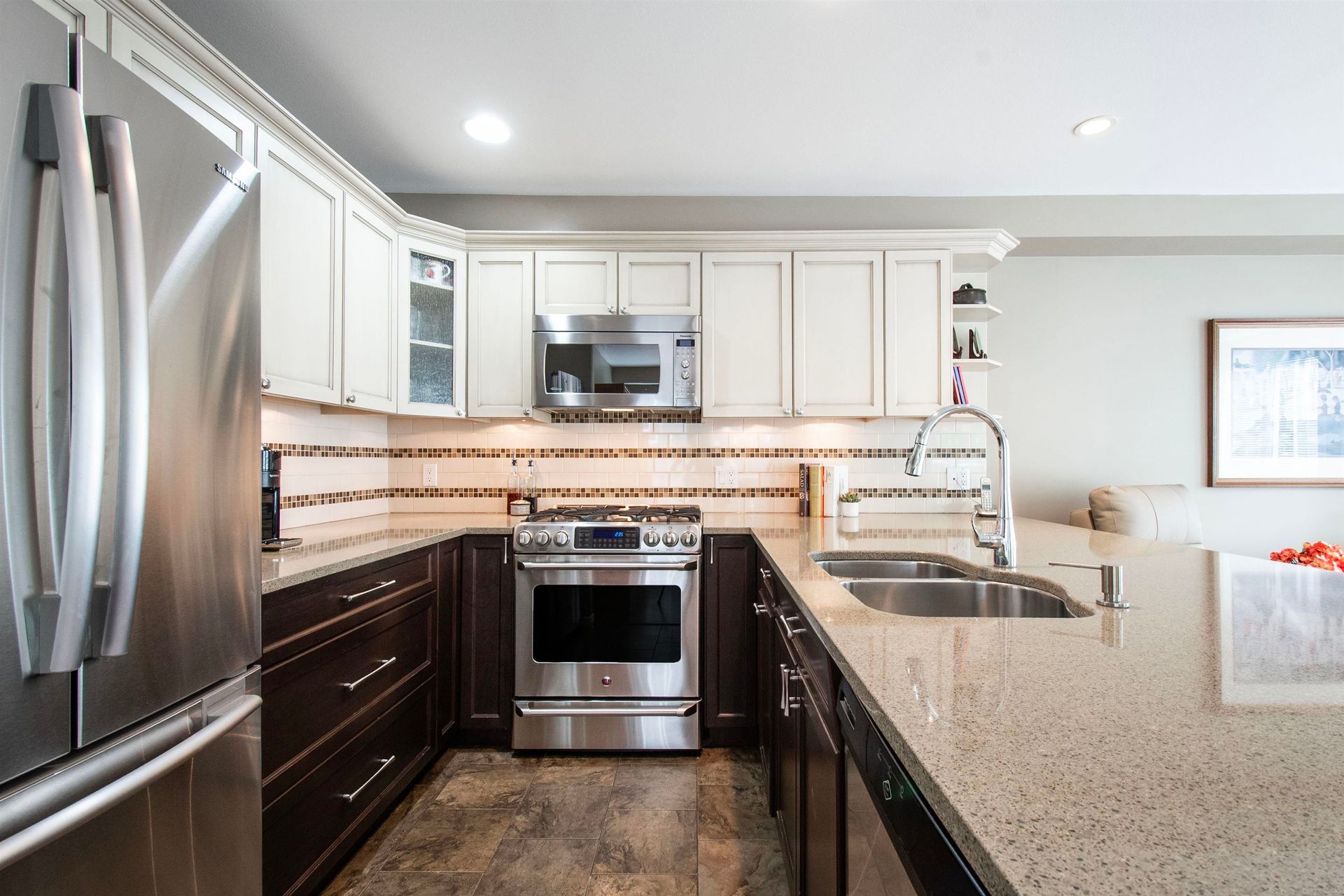 279-e-5th-street-lower-lonsdale-north-vancouver-09 at 279 E 5th Street, Lower Lonsdale, North Vancouver