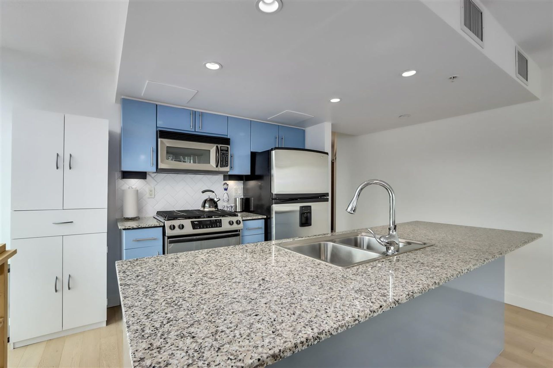 original-jpg-v-1-94313 at 708 - 188 Esplanade Avenue E, North Vancouver