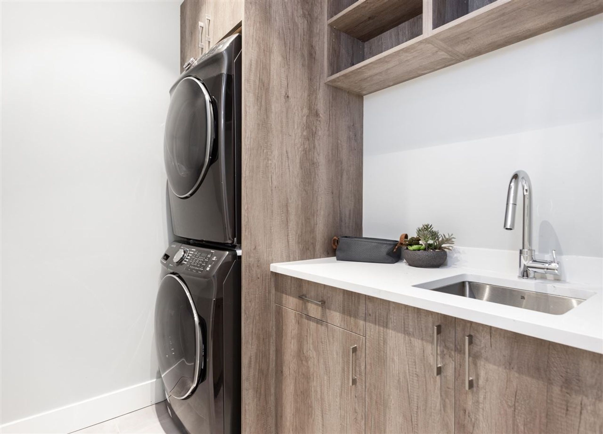 95633 at 2795 Colwood Drive, North Vancouver