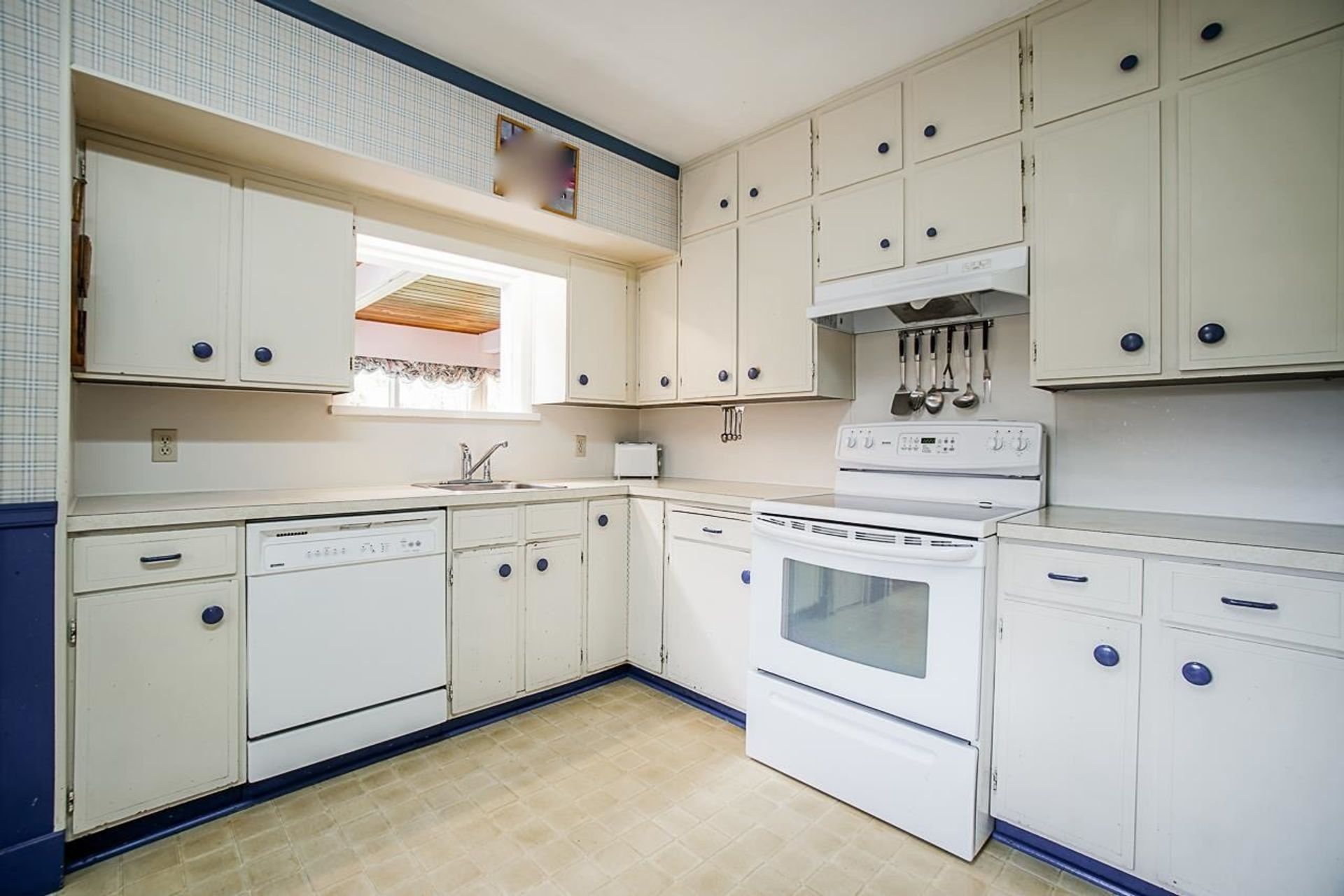 96452-1 at 4190 Dollarton Highway, North Vancouver