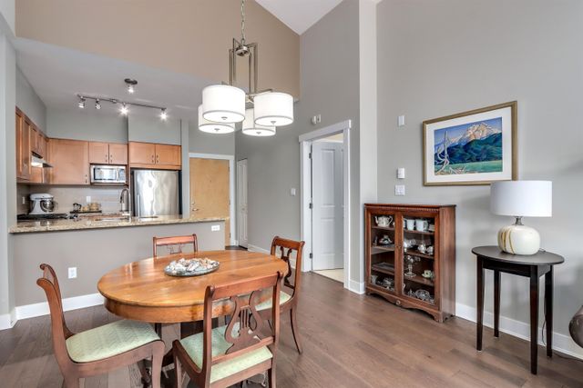 96783 at 403 - 2601 Whiteley Court, North Vancouver