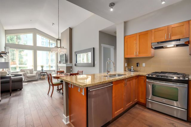 96800 at 403 - 2601 Whiteley Court, North Vancouver