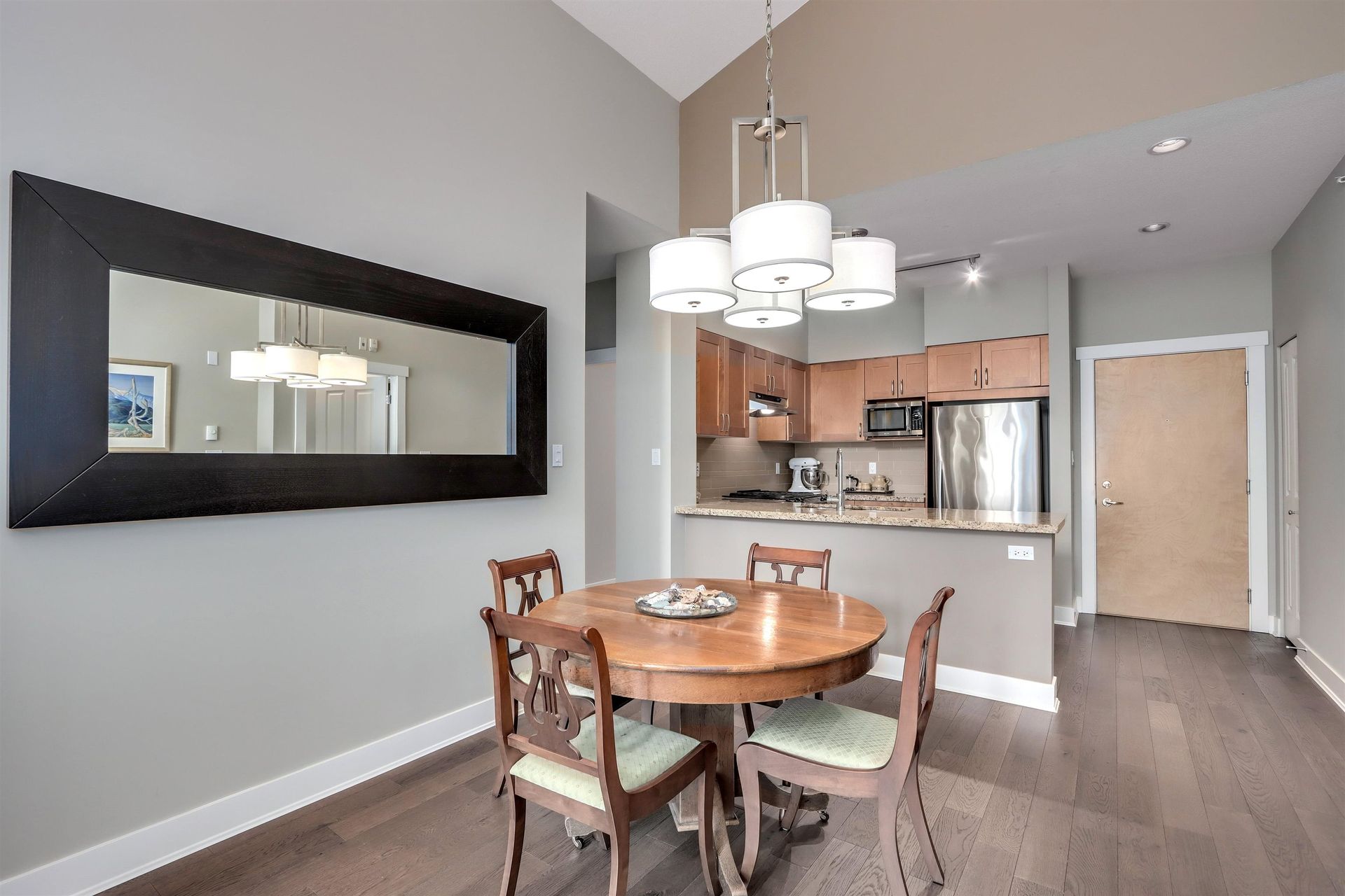 96782 at 403 - 2601 Whiteley Court, North Vancouver