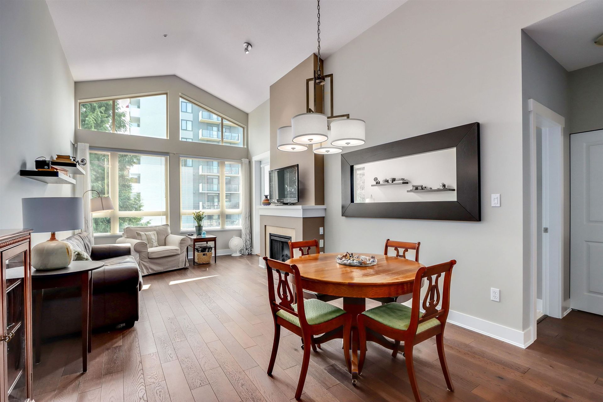 96801 at 403 - 2601 Whiteley Court, North Vancouver