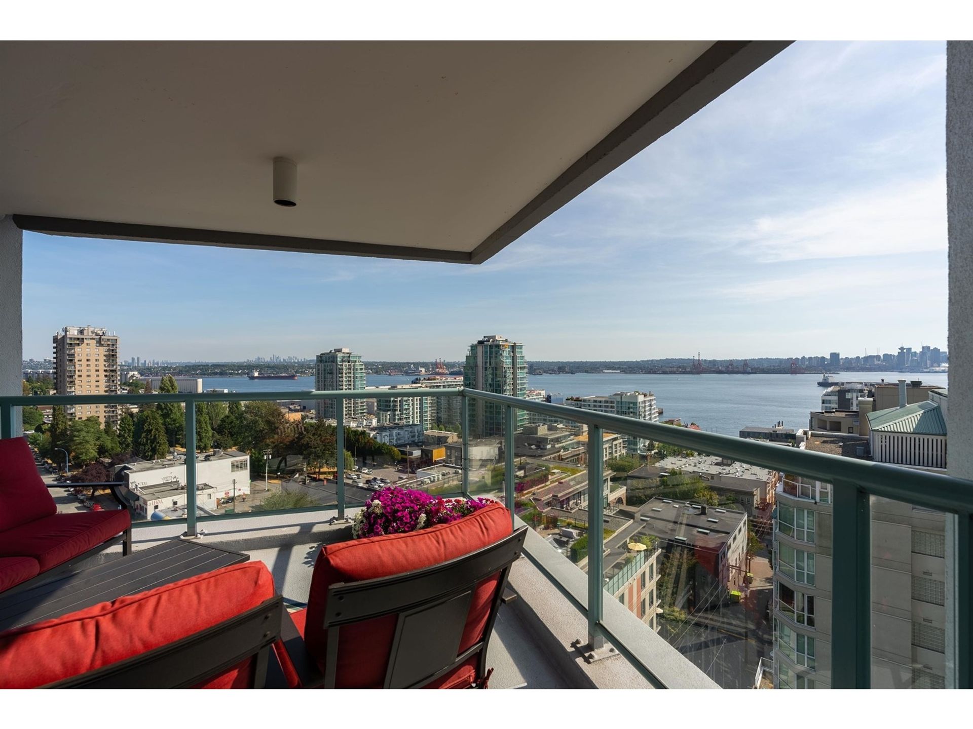 96970 at 1501 - 120 2nd Street W, North Vancouver