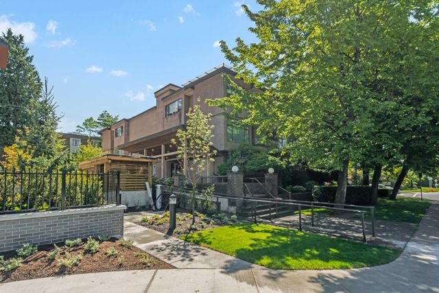 97184 at 201 - 1702 Chesterfield Avenue, North Vancouver