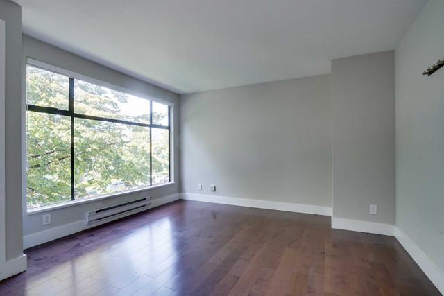 97249 at 201 - 1702 Chesterfield Avenue, North Vancouver