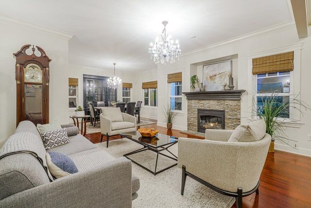 97345 at 2640 Chesterfield Avenue, North Vancouver