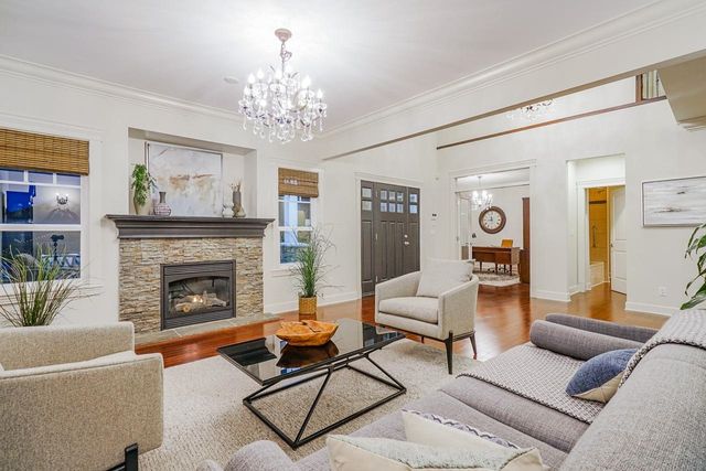 97388 at 2640 Chesterfield Avenue, North Vancouver