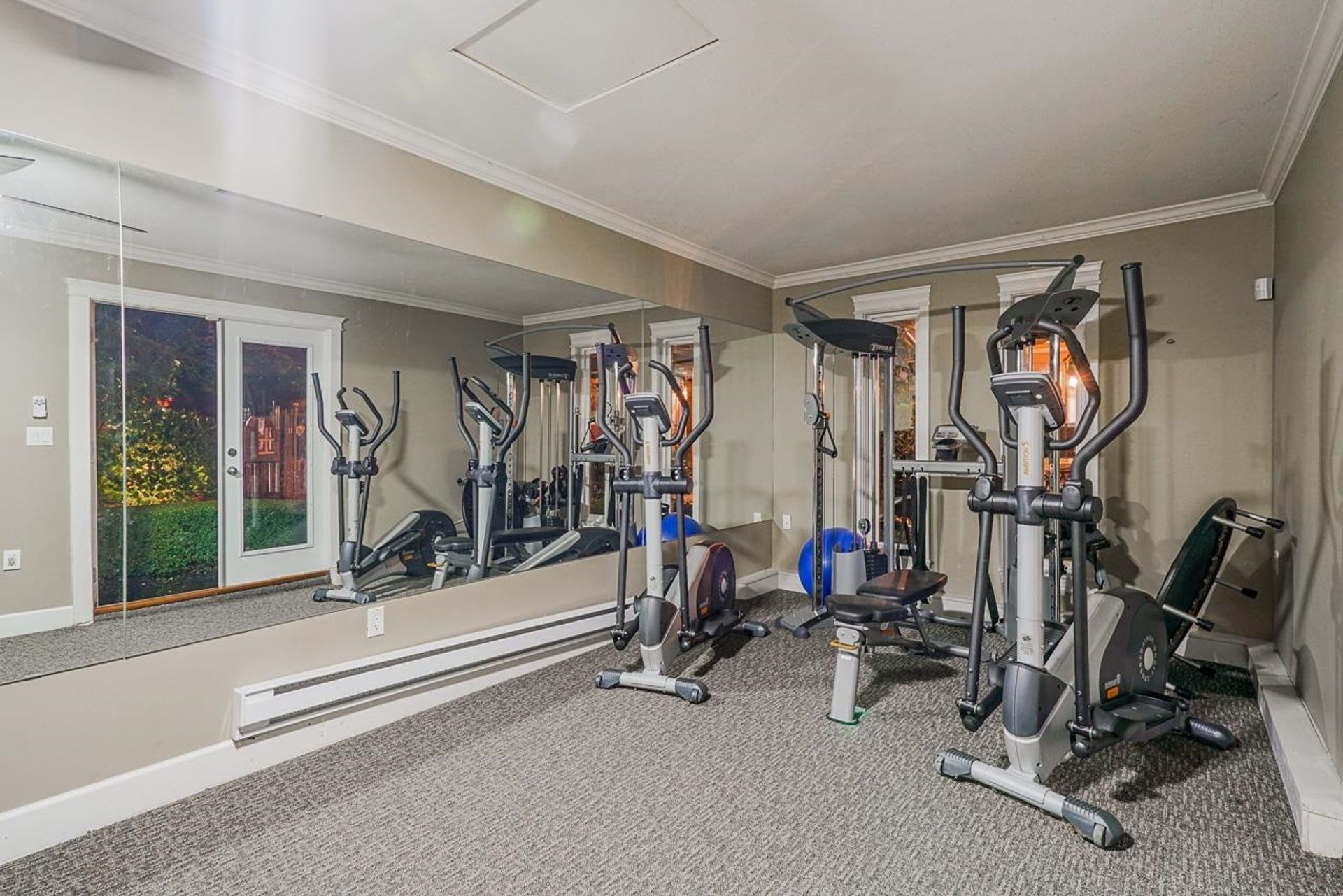 97375 at 2640 Chesterfield Avenue, North Vancouver