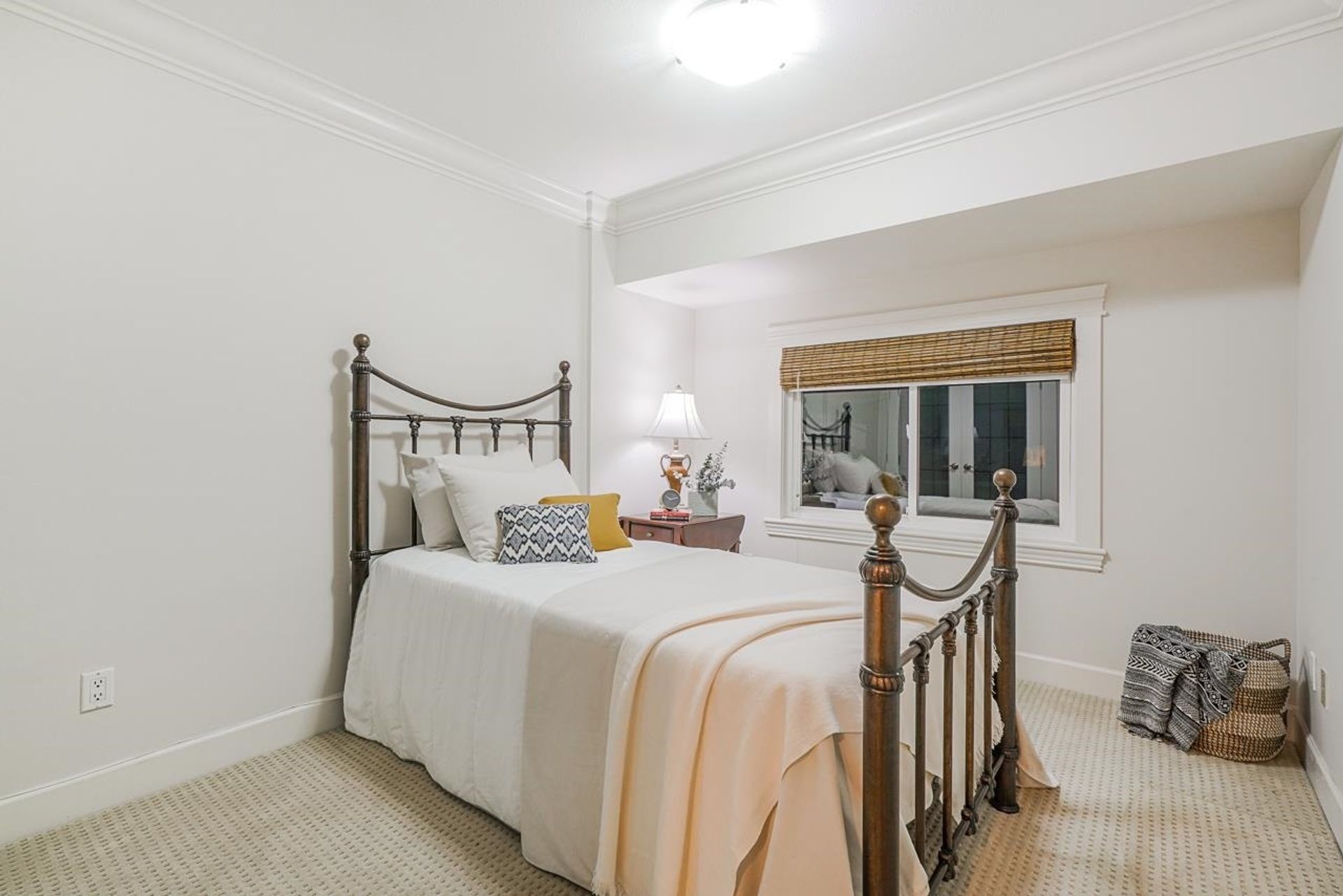 97402 at 2640 Chesterfield Avenue, North Vancouver