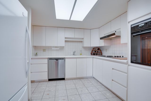 97688 at 405 - 168 Chadwick Court, North Vancouver