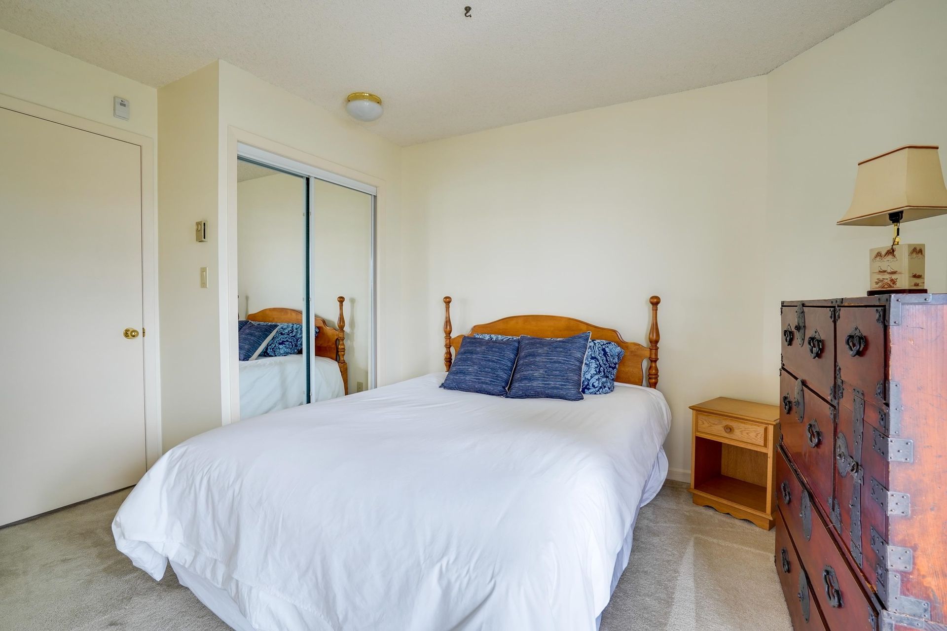 97700 at 405 - 168 Chadwick Court, North Vancouver