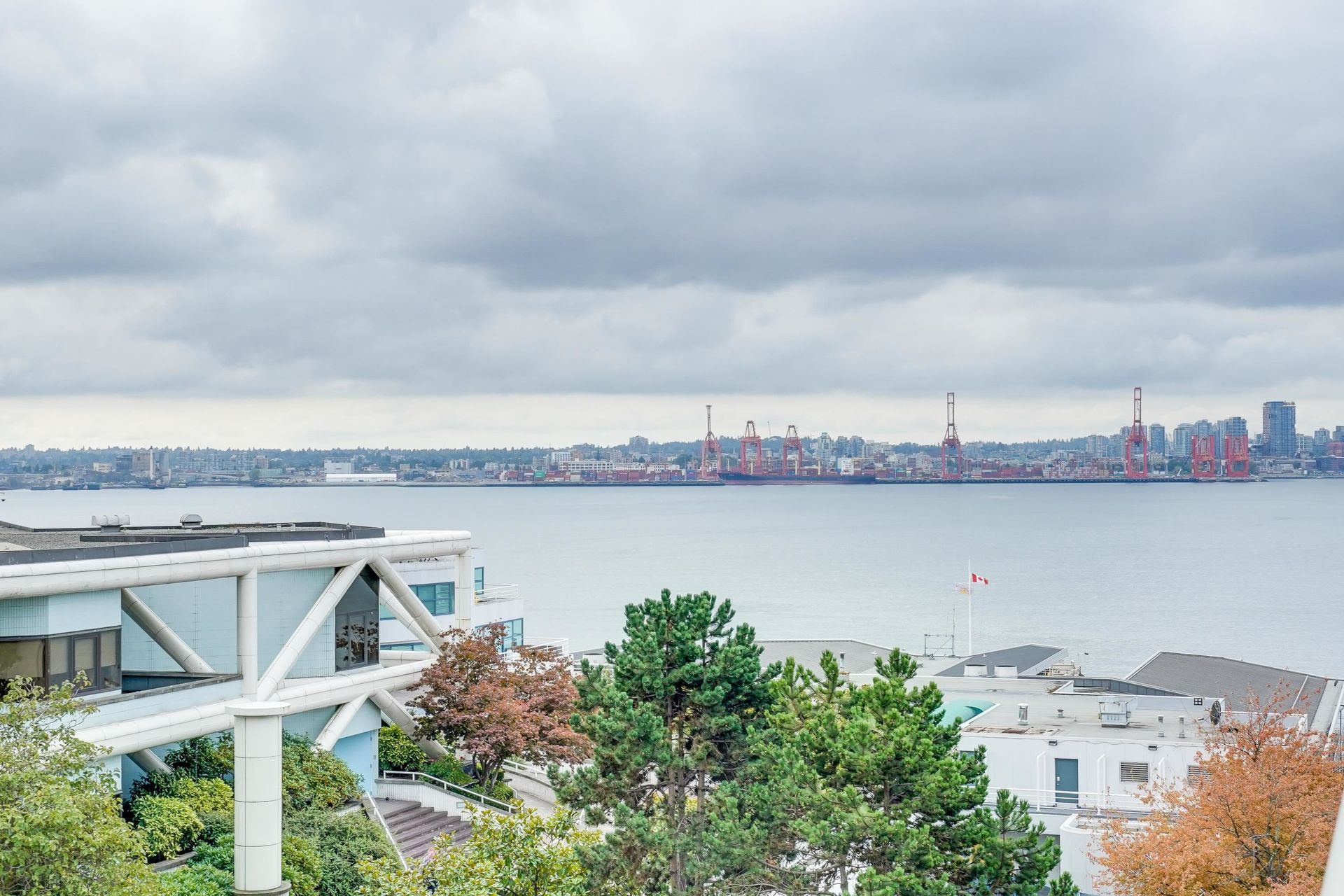 97748 at 405 - 168 Chadwick Court, North Vancouver