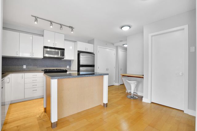 97775 at 513 - 175 1st Street W, North Vancouver